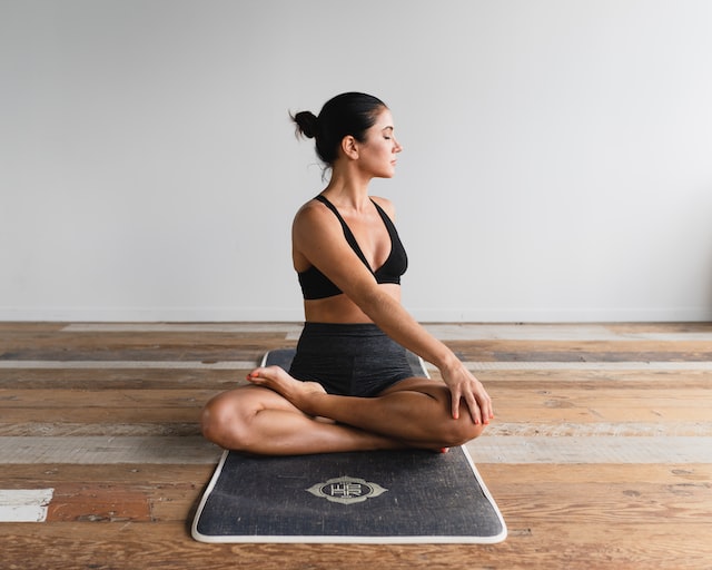 Yoga Drehsitz Yoga